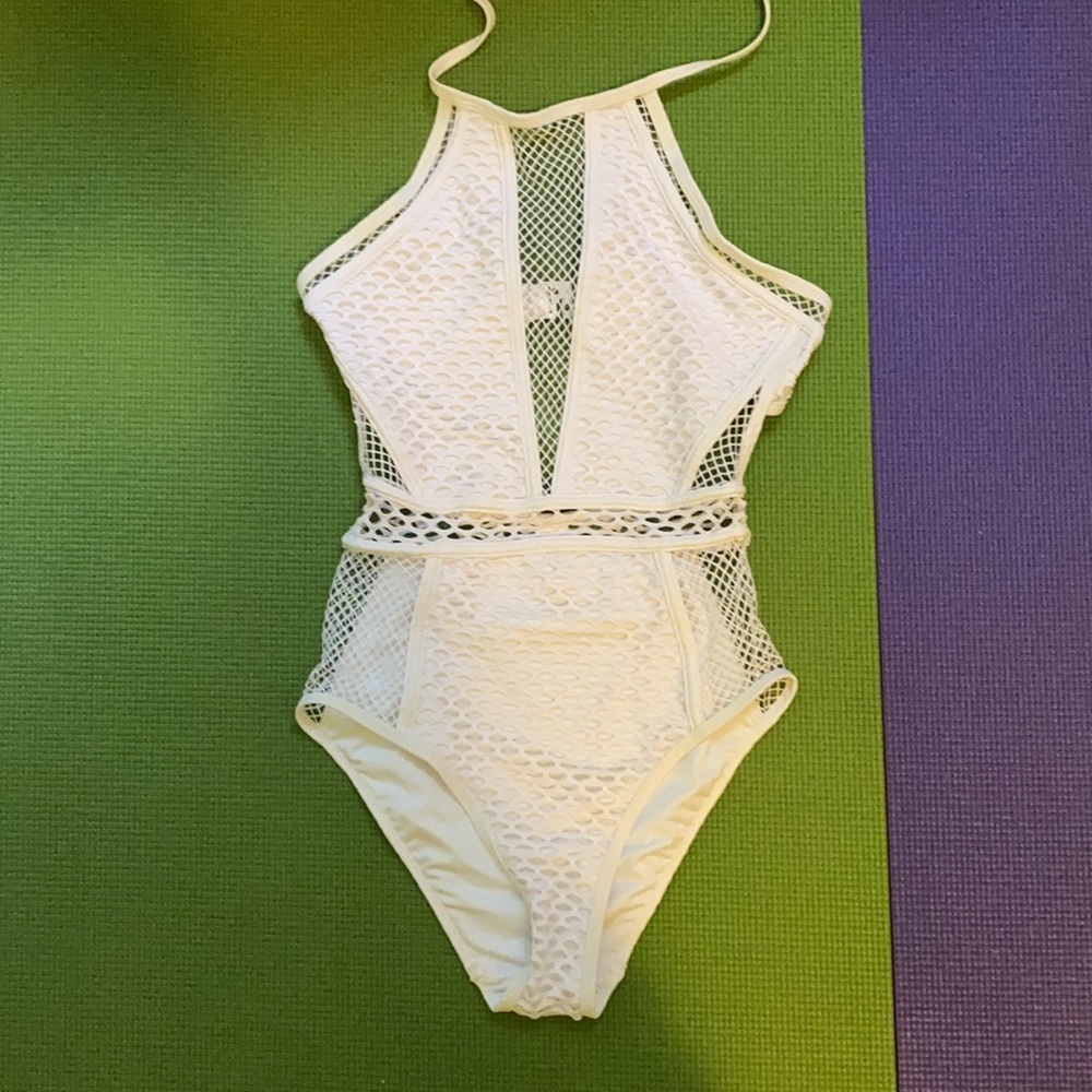 One piece swim suit